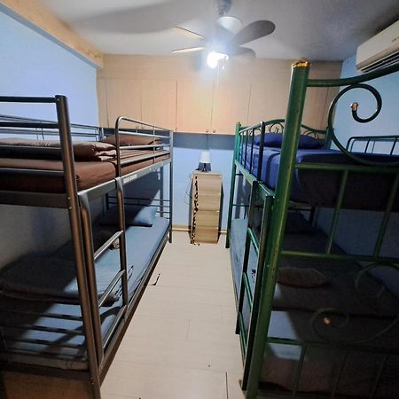 Sura Hostel Bangkok Near Mrt Phra Ram 9 Eksteriør billede