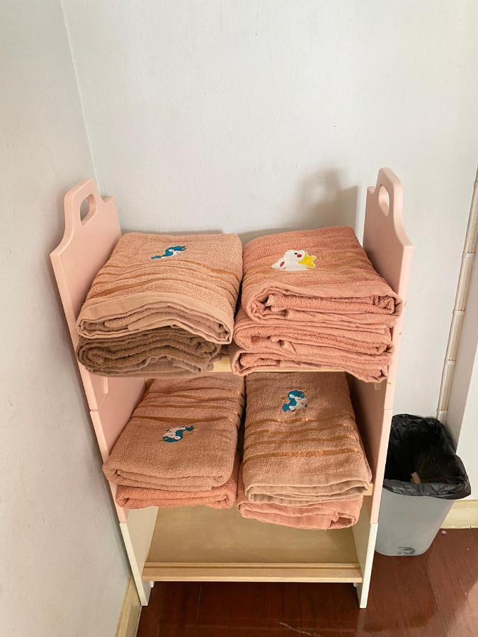 Sura Hostel Bangkok Near Mrt Phra Ram 9 Eksteriør billede