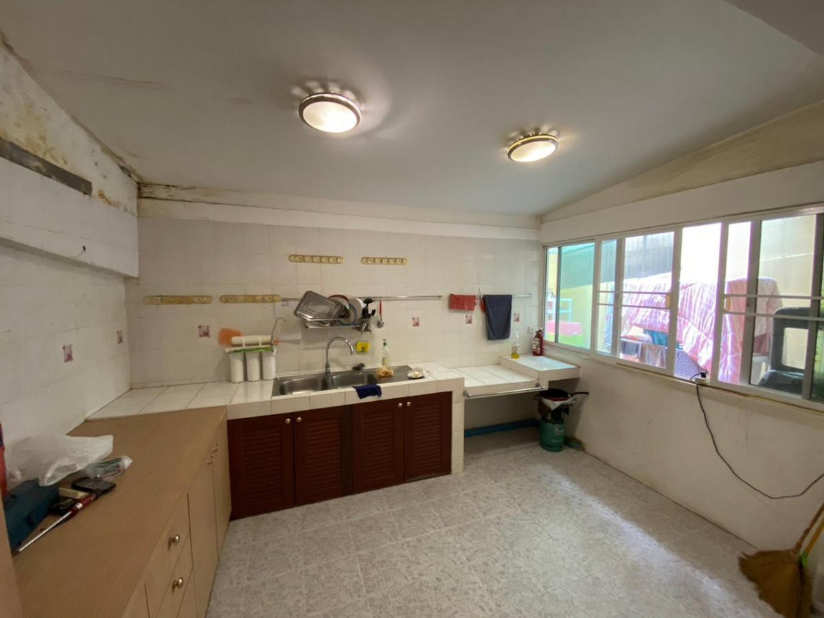 Sura Hostel Bangkok Near Mrt Phra Ram 9 Eksteriør billede