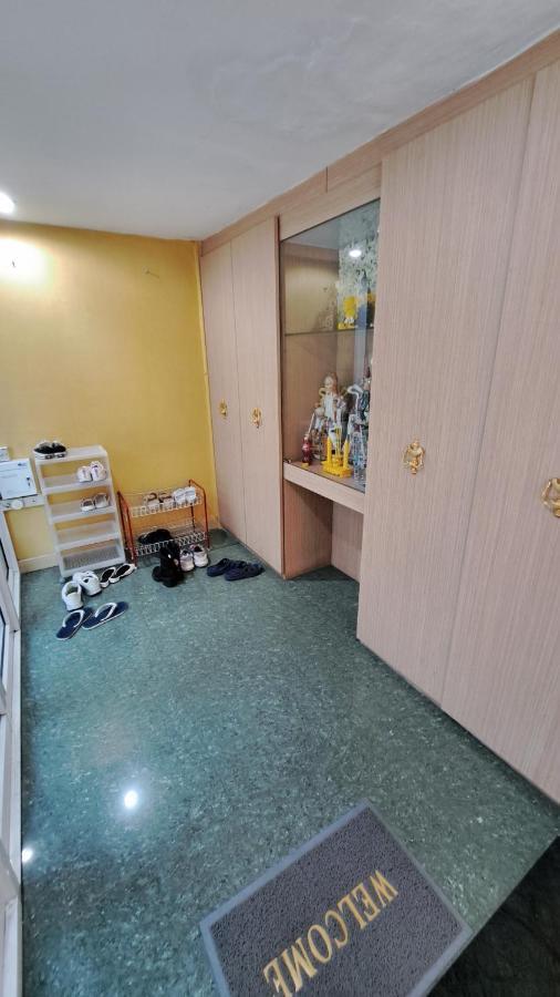 Sura Hostel Bangkok Near Mrt Phra Ram 9 Eksteriør billede