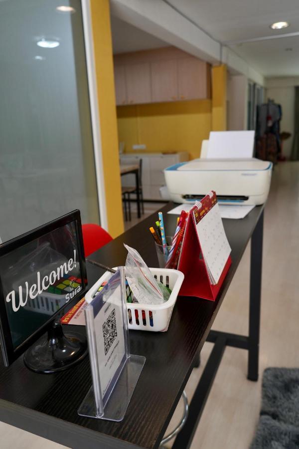 Sura Hostel Bangkok Near Mrt Phra Ram 9 Eksteriør billede