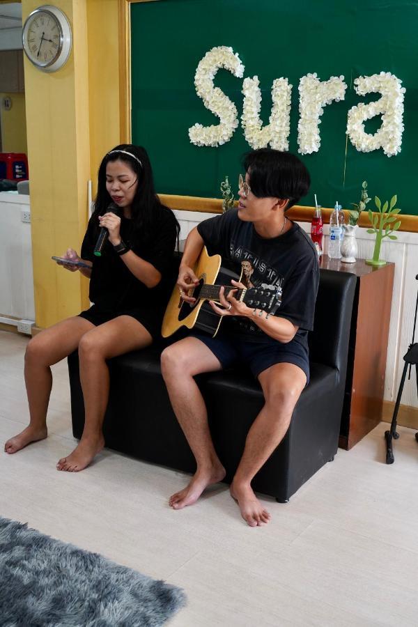 Sura Hostel Bangkok Near Mrt Phra Ram 9 Eksteriør billede