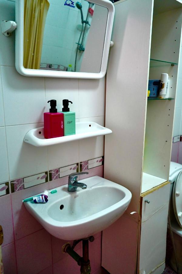 Sura Hostel Bangkok Near Mrt Phra Ram 9 Eksteriør billede