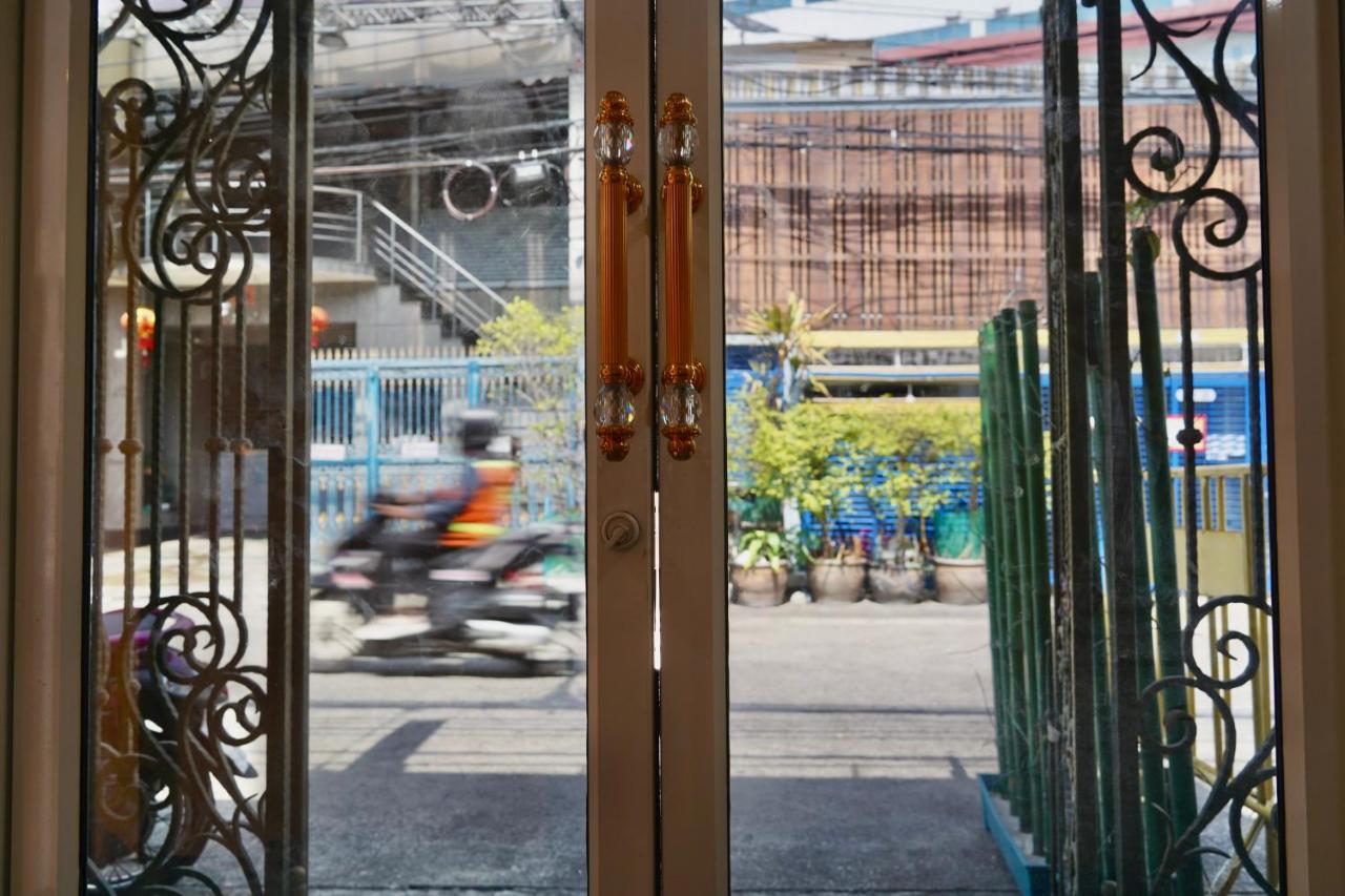 Sura Hostel Bangkok Near Mrt Phra Ram 9 Eksteriør billede