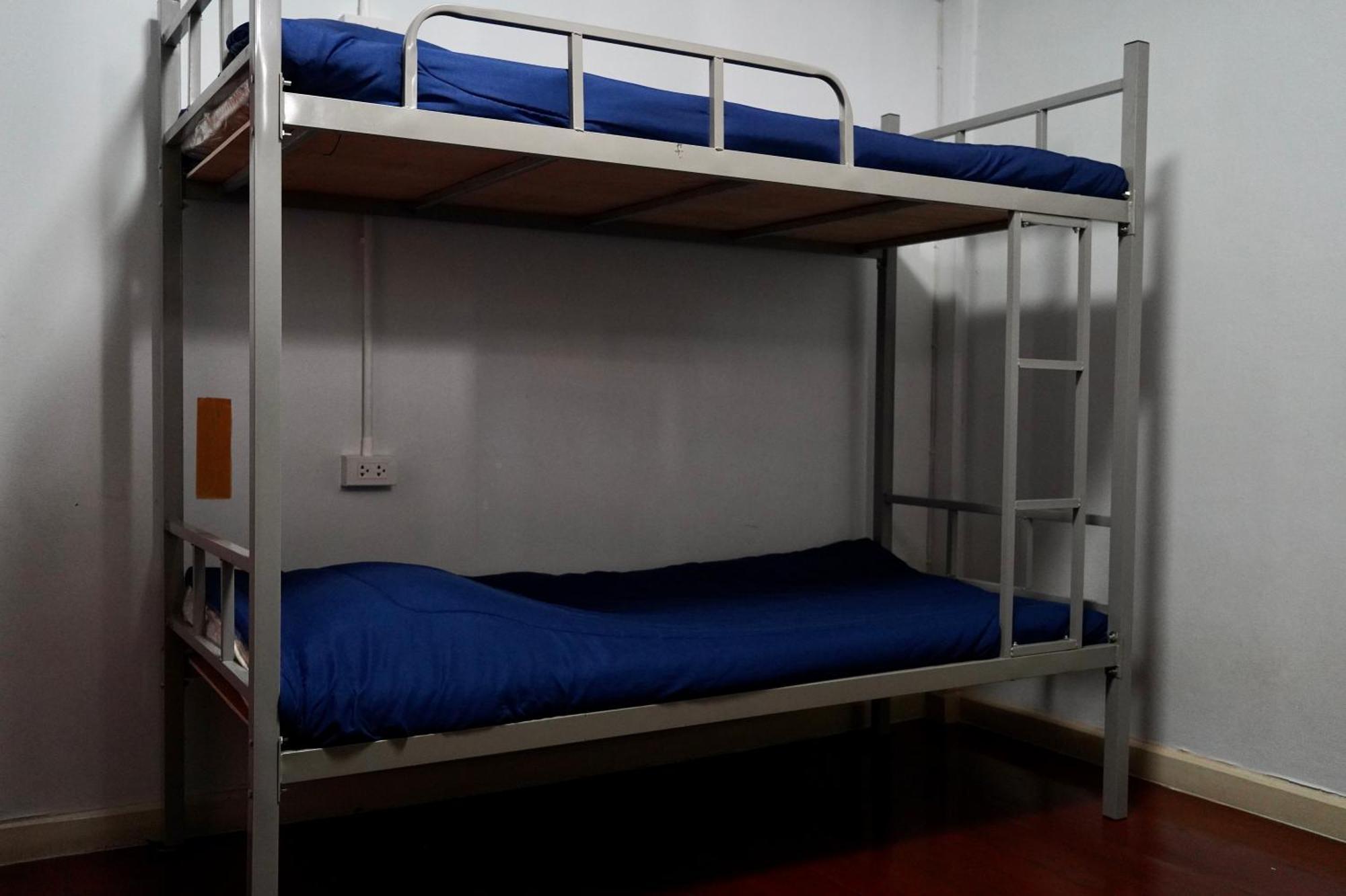 Sura Hostel Bangkok Near Mrt Phra Ram 9 Eksteriør billede