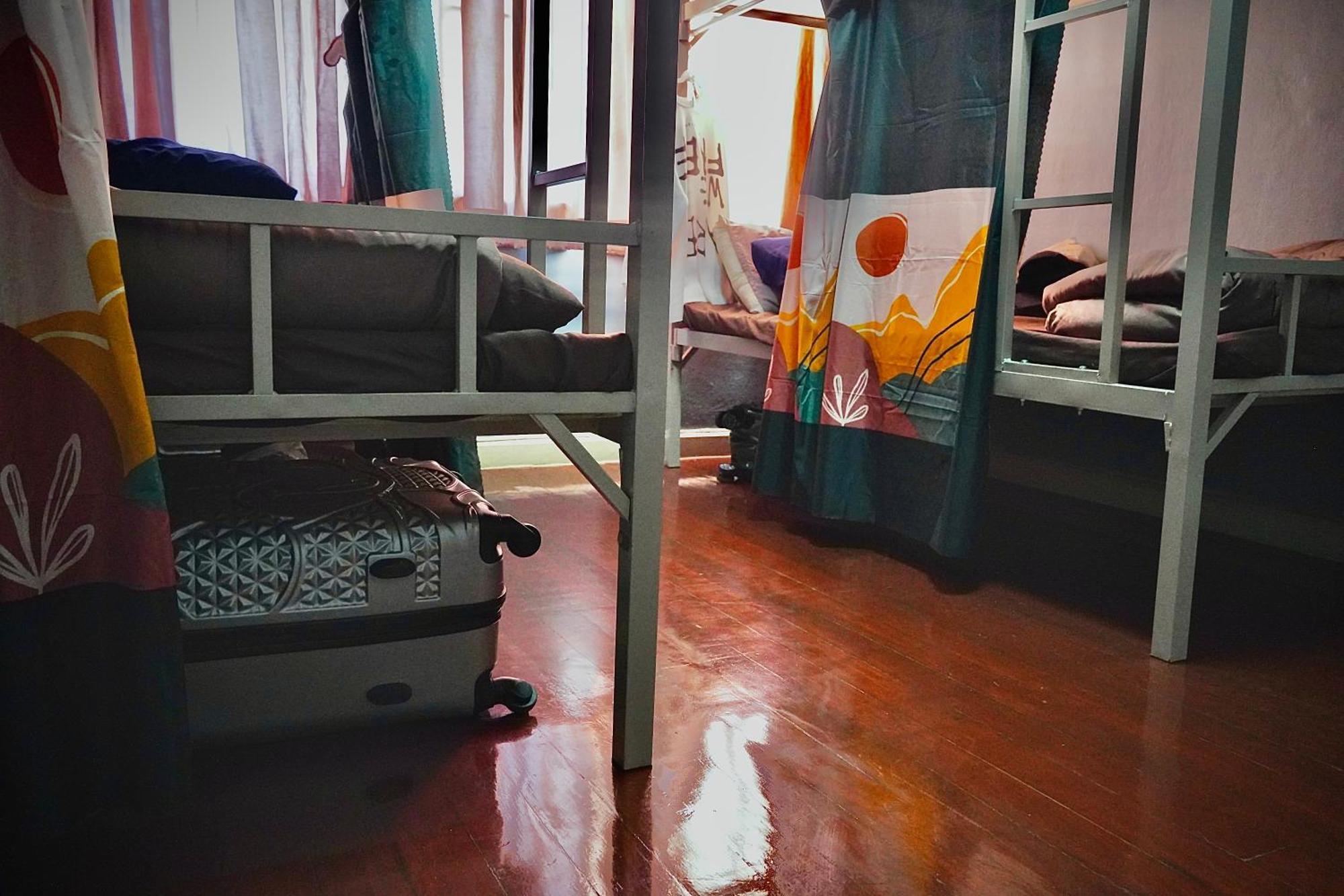 Sura Hostel Bangkok Near Mrt Phra Ram 9 Eksteriør billede