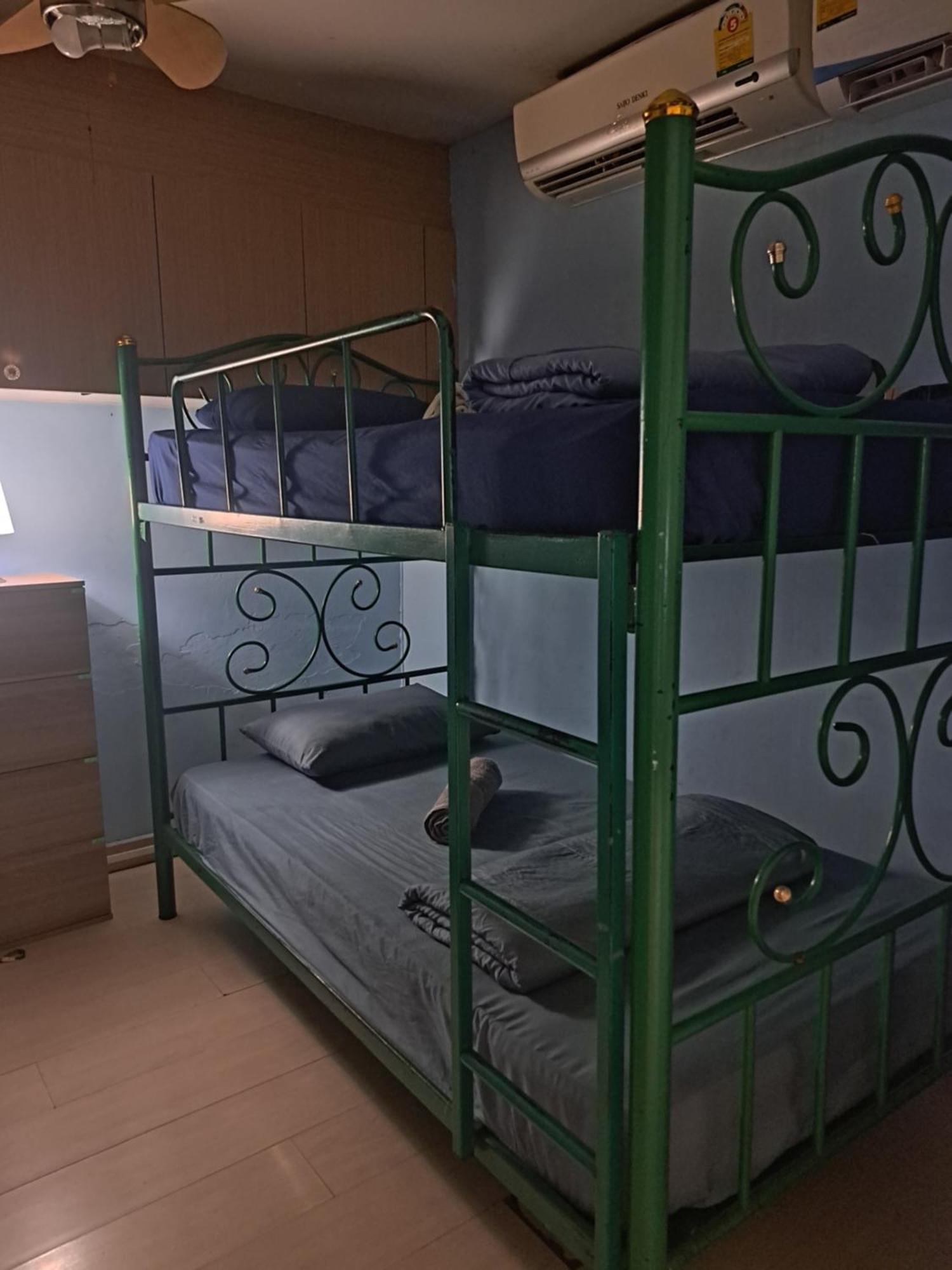 Sura Hostel Bangkok Near Mrt Phra Ram 9 Eksteriør billede